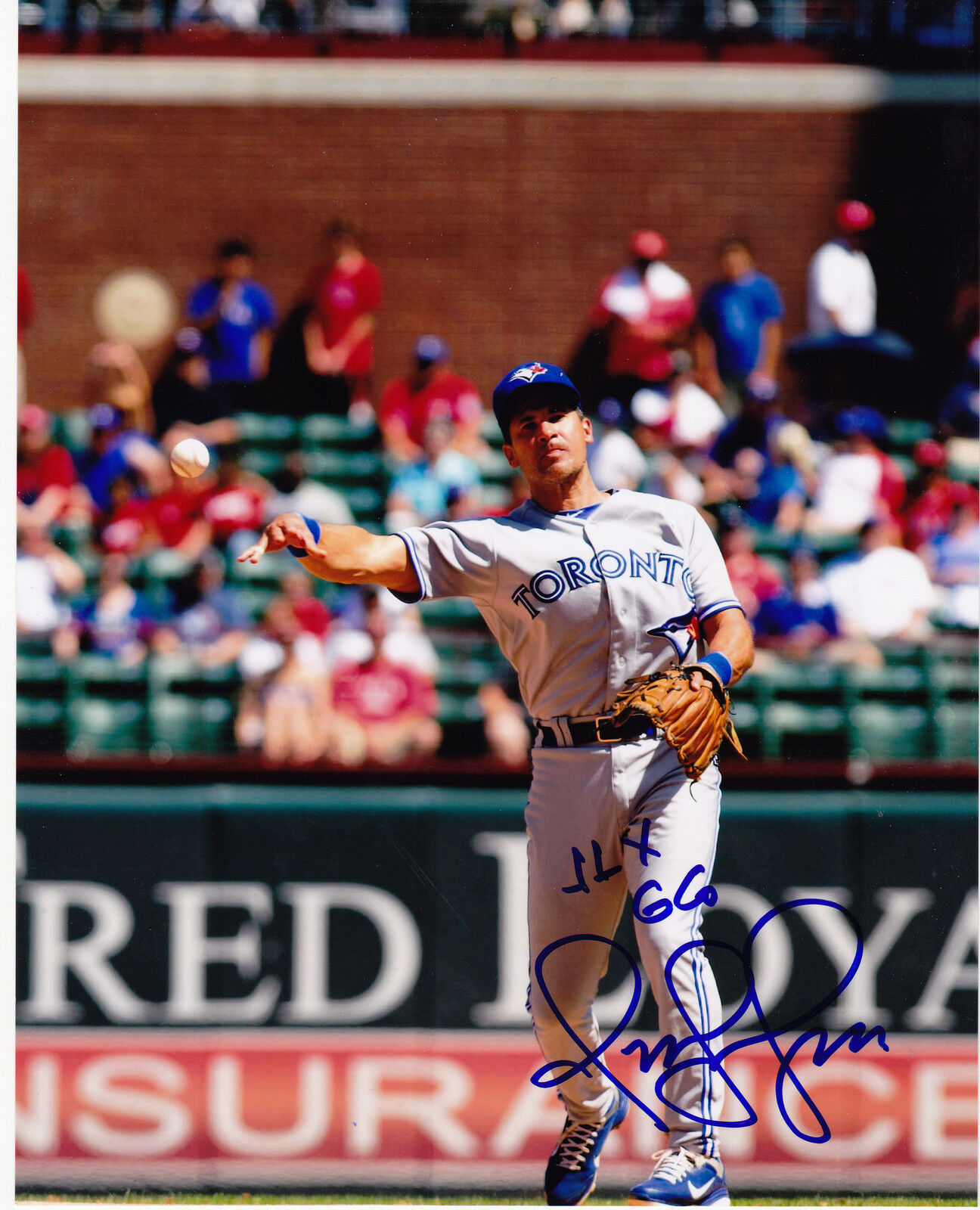 OMAR VIZQUEL TORONTO BLUE JAYS 11 X GG ACTION SIGNED 8x10