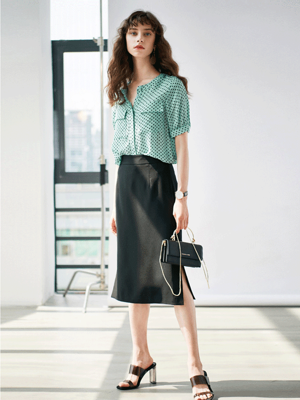 Blouse en soie turquoise à pois 1