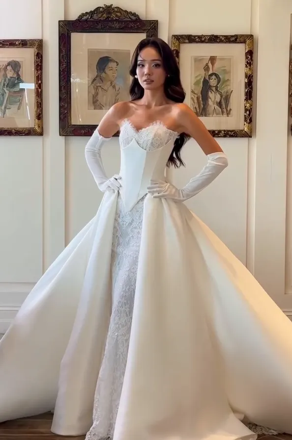 Romantic Strapless Sleeveless High-Waisted Long A-Line Wedding Dress With Gloves And Embroidery Wellcucu PM0139