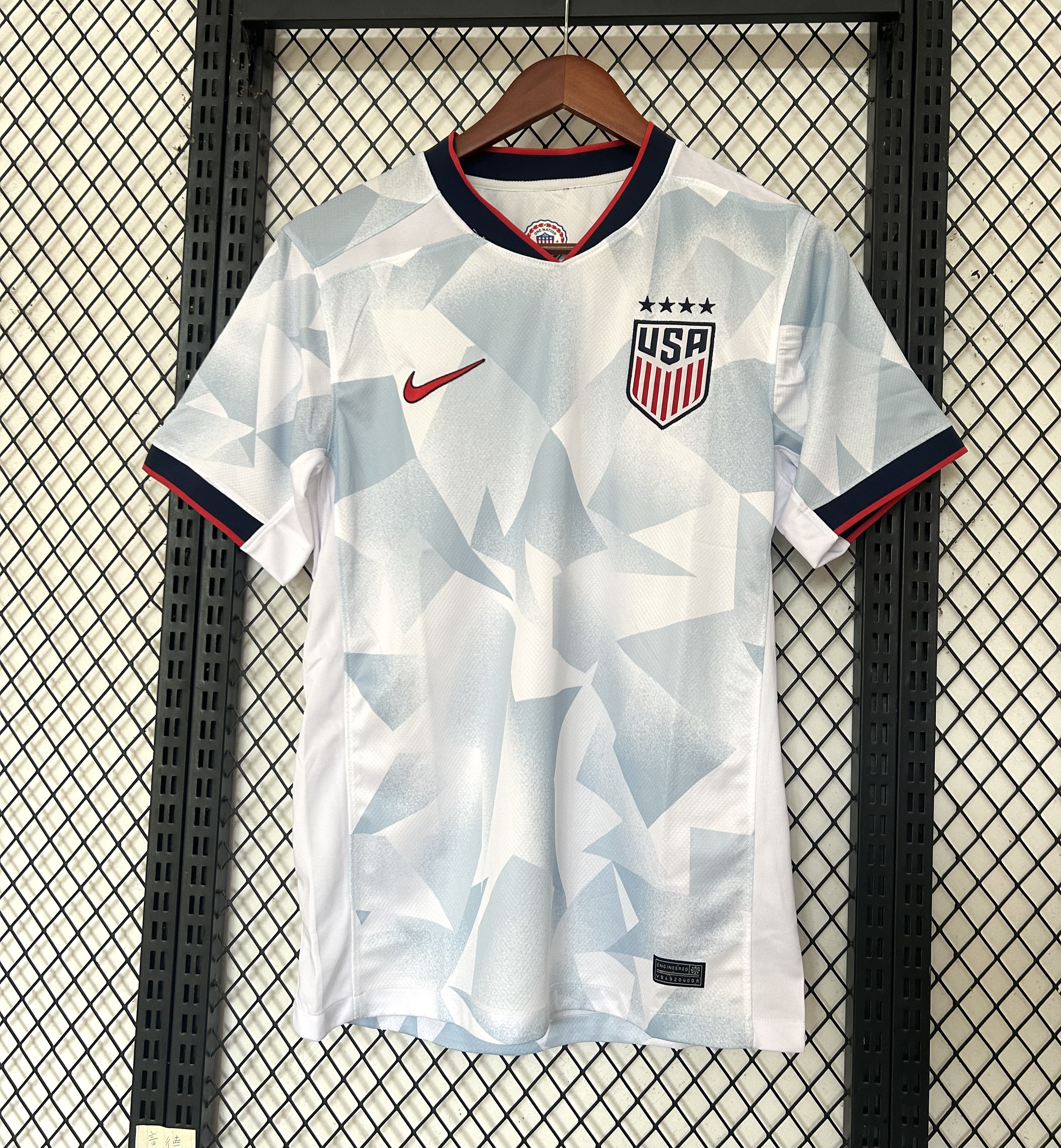 25/26-H-USA-B00002