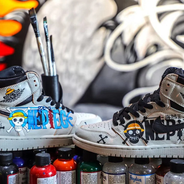 Custom Hand-Painted Sports Sneakers- "Hito Tsunagi"