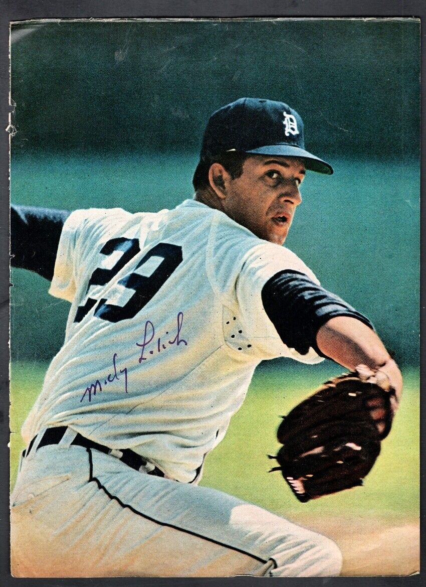 1968 MICKEY LOLICH-DETROIT TIGERS 8.5 X 11 AUTOGRAPHED COLOR S.I. ACTION Photo Poster painting