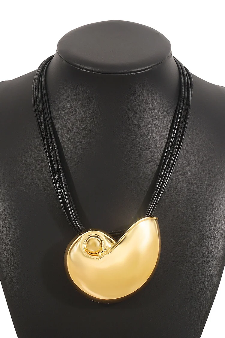 Shiny Conch Pendant Necklace Stud Earrings Jewelry Set