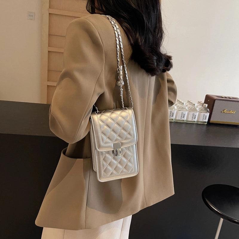 Women’s Medium Pu Leather Solid Color Lingge Streetwear Square Flip Cover Shoulder Bag Crossbody Bag