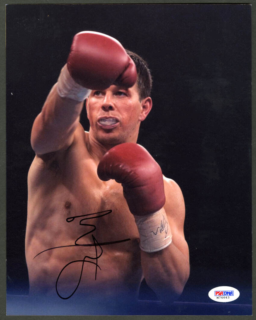 Mark Wahlberg SIGNED 8x10 Photo Poster painting Micky Ward The Fighter OSCAR PSA/DNA AUTOGRAPHED