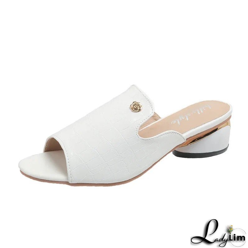 Classic and breathble Sandals