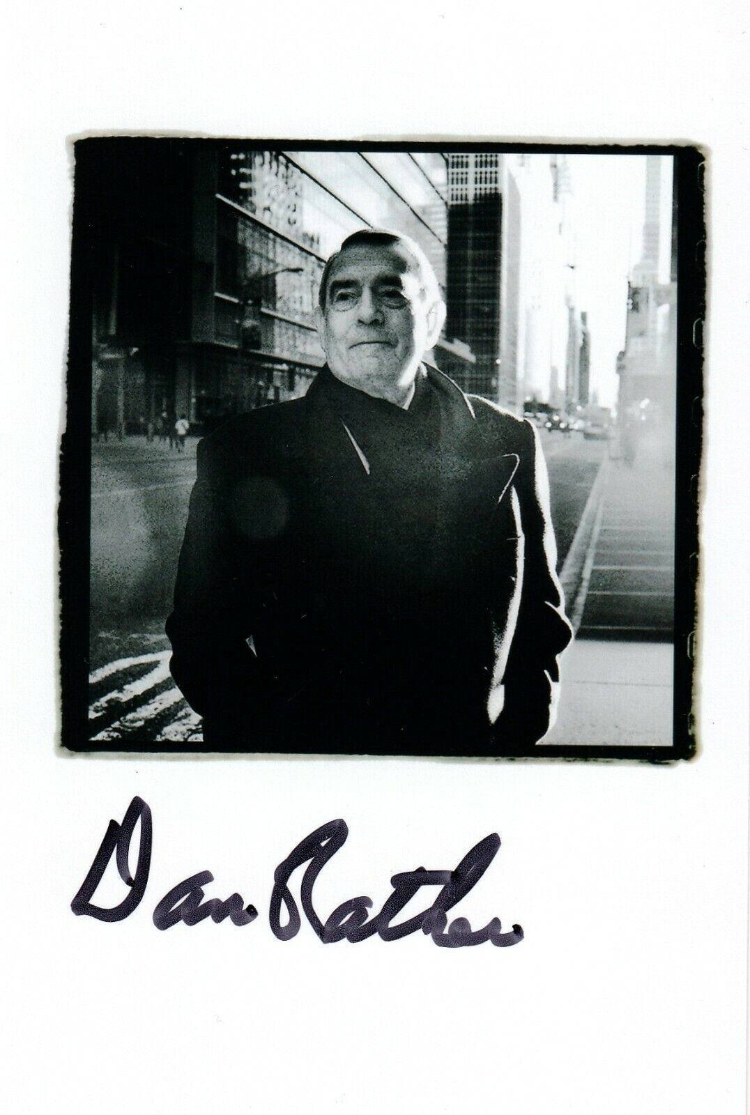 Dan Rather REAL hand SIGNED 4x6 Photo Poster painting #3 COA Autographed CBS News Anchor