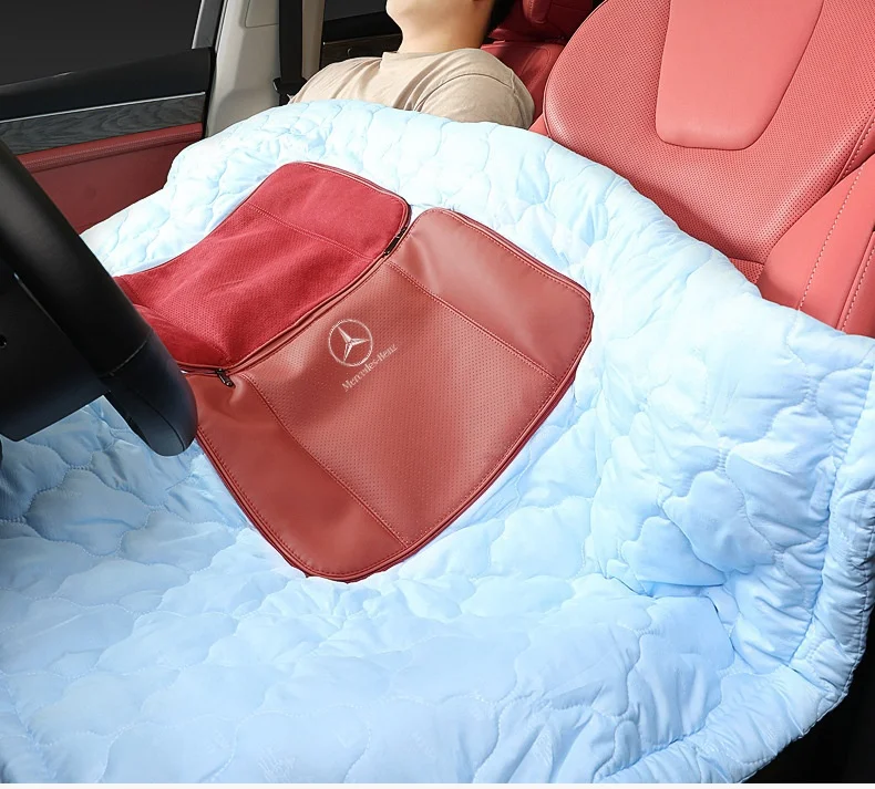 Car high-end leather pillow quilt (customized car LOGO style)