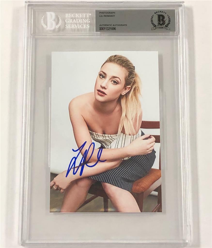 RIVERDALE Actress LILI REINHART Autograph Signed 4x6 Photo Poster painting E ~ Beckett BAS COA