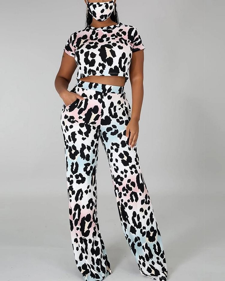Leopard Print Tee & Pants Set With Mask - Shop Trendy Women's Clothing | LoverChic