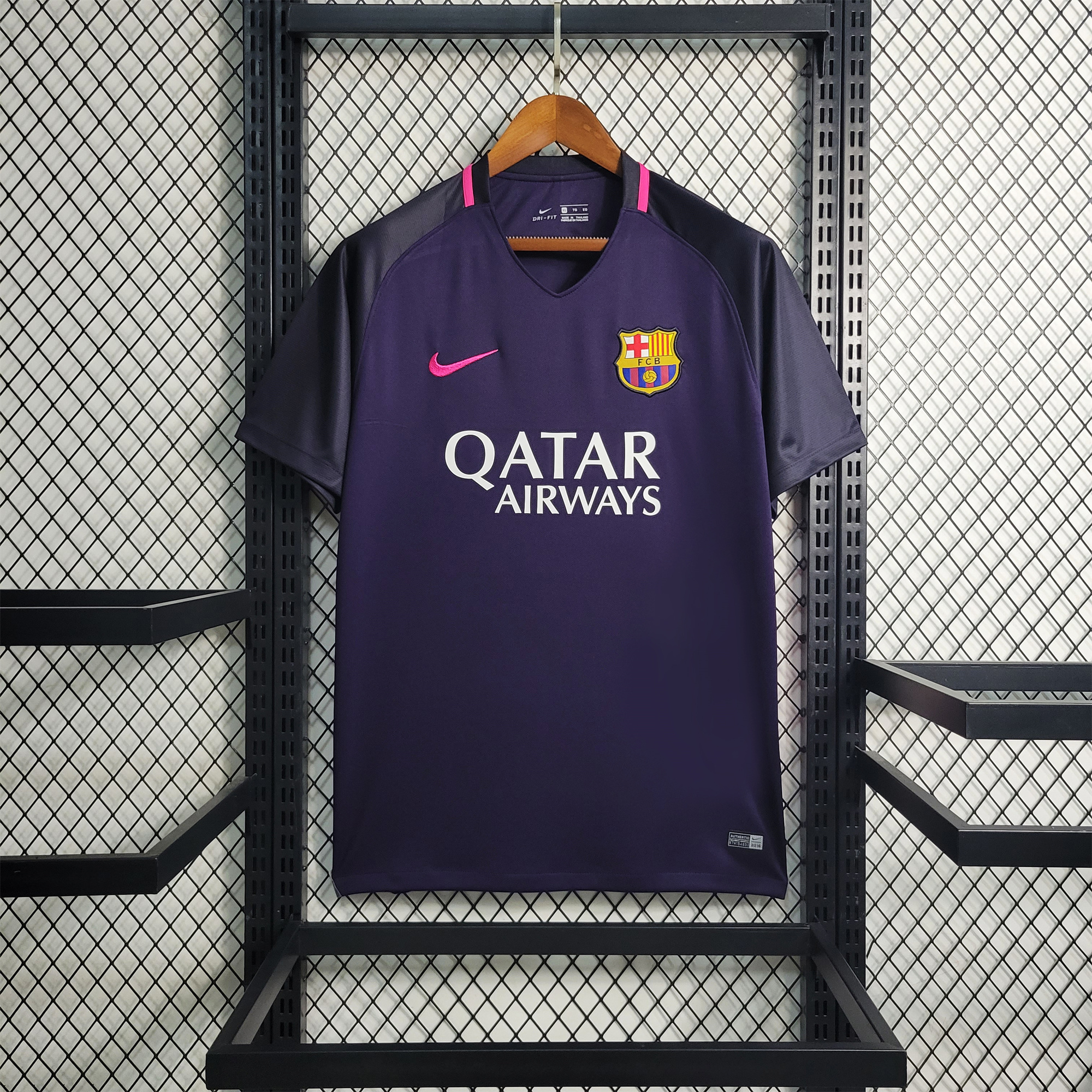 B.A.R.S.A Retro 16-17 Away Stadium Jersey