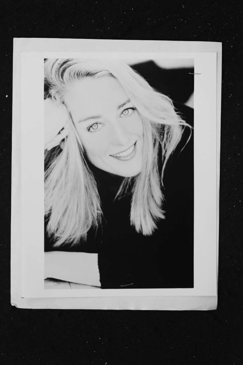 Patricia Wettig - 8x10 Headshot Photo Poster painting w/ Resume - Alias