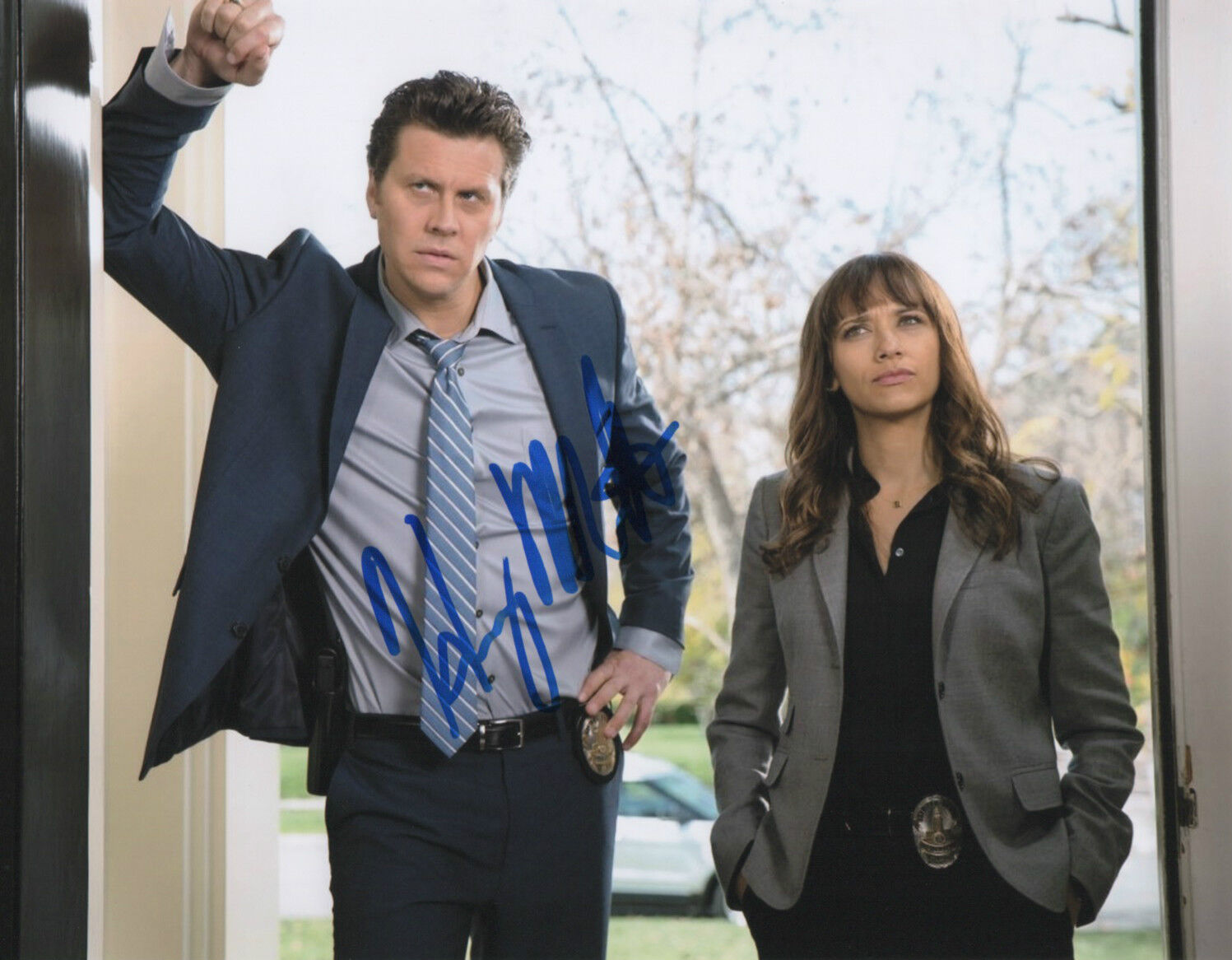 GFA Angie Tribeca * HAYES MacARTHUR * Signed 8x10 Photo Poster painting H1 PROOF COA