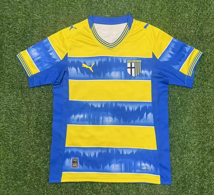 25/26 Parma away fans version