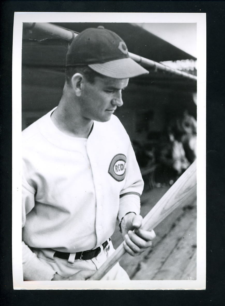 Lee Grissom The Sporting News 1937 Press Photo Poster painting Cincinnati Reds with baseball bat