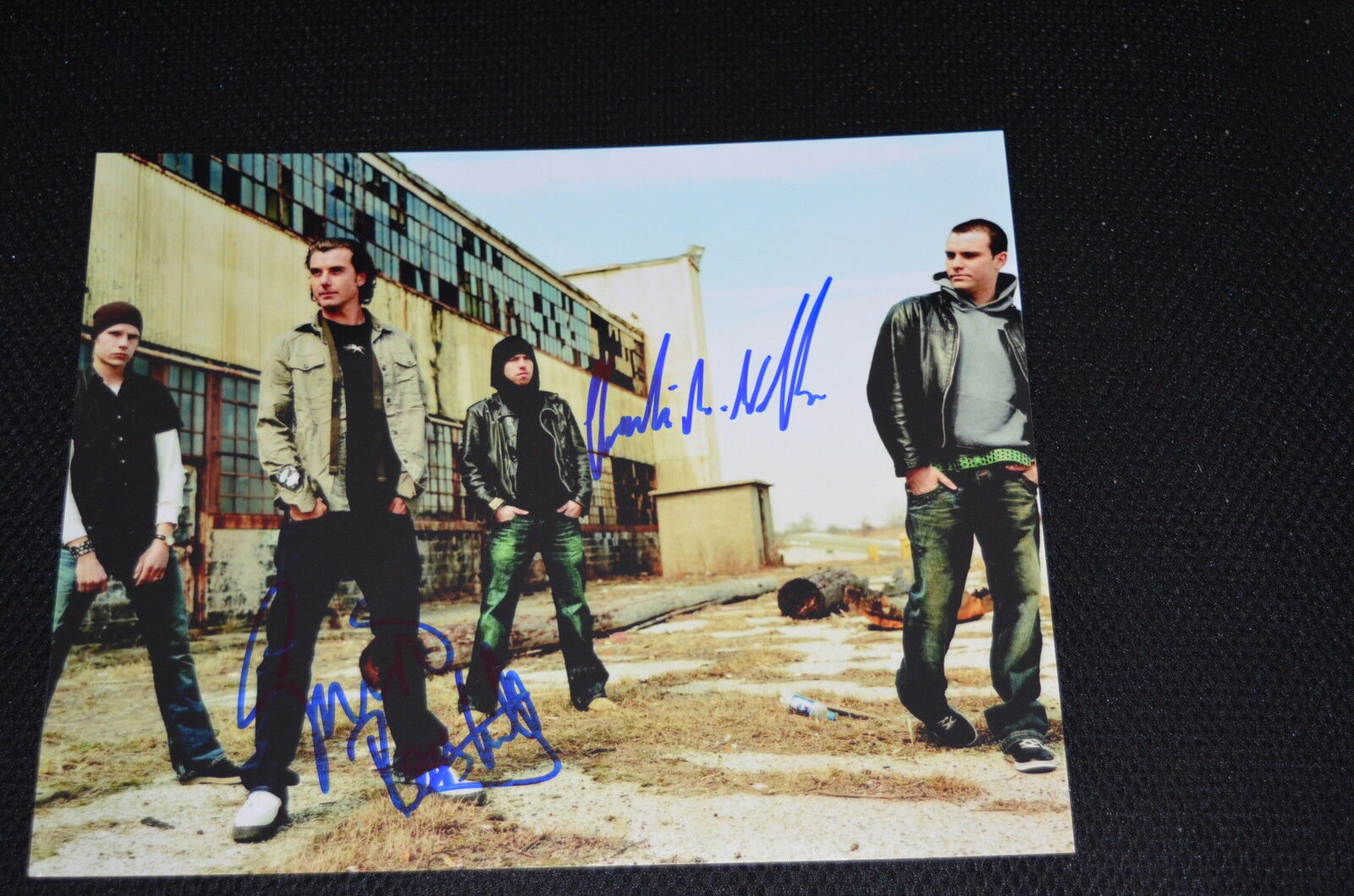 GAVIN ROSSDALE & CHRIS TRAYNOR (HELMET) signed autograph In Person INSTITUTE