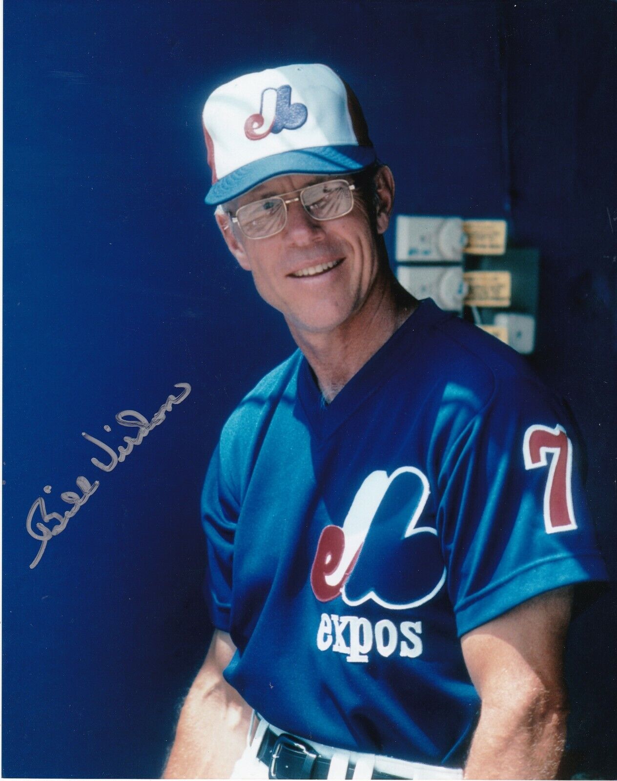 BILL VIRDON MONTREAL EXPOS ACTION SIGNED 8x10