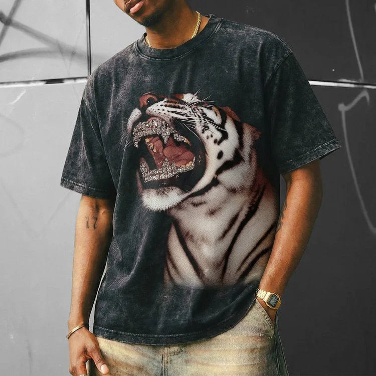 Tiger Rhinestone Teeth Design Print Washed T-Shirt
