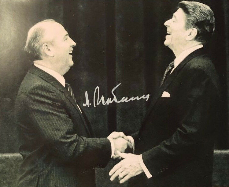 Mikhail Gorbachev signed autographed 8x10 Photo Poster painting Ronald Reagan