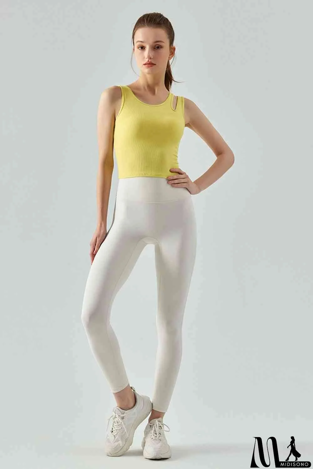 MidiSono - Ribbed Round Neck Sports Tank Top