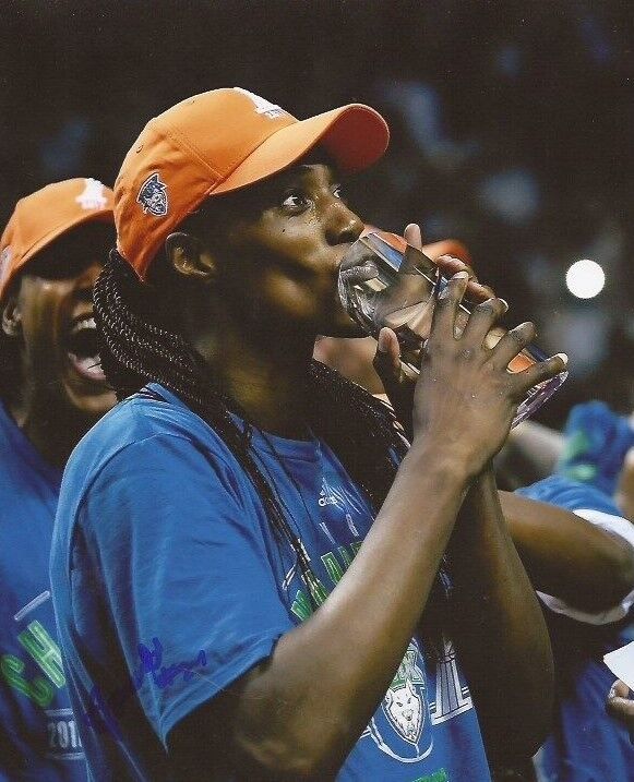 Sylvia Fowles signed Minnesota Lynx 8x10 Photo Poster painting autographed