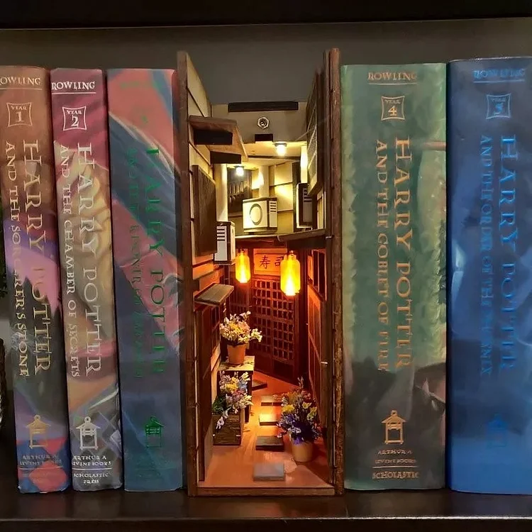 AlleyWorld Bookshelf Insert Box