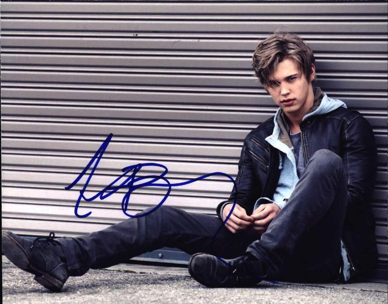 Austin Butler authentic signed celebrity 8x10 Photo Poster painting W/Cert Autograph A0037