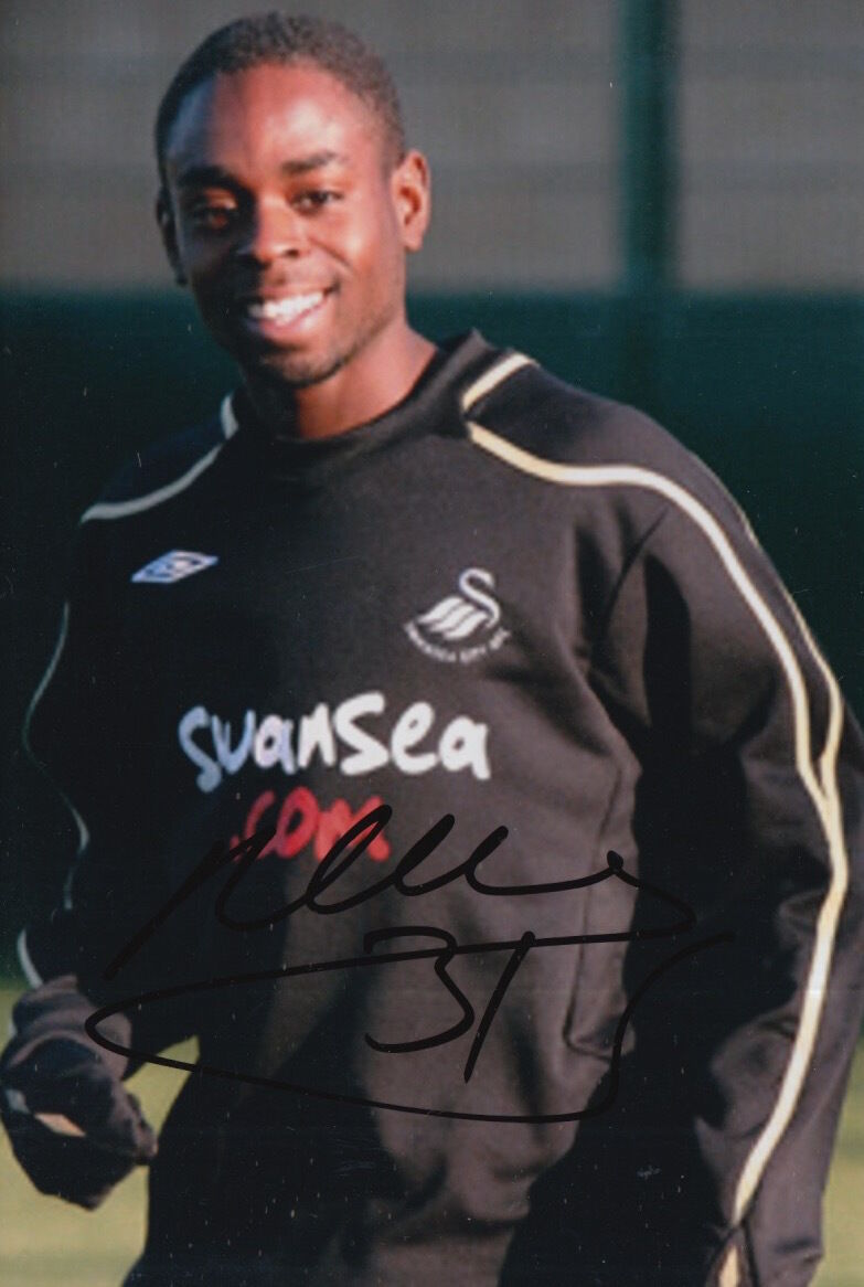 SWANSEA CITY HAND SIGNED NATHAN DYER 6X4 Photo Poster painting 1.