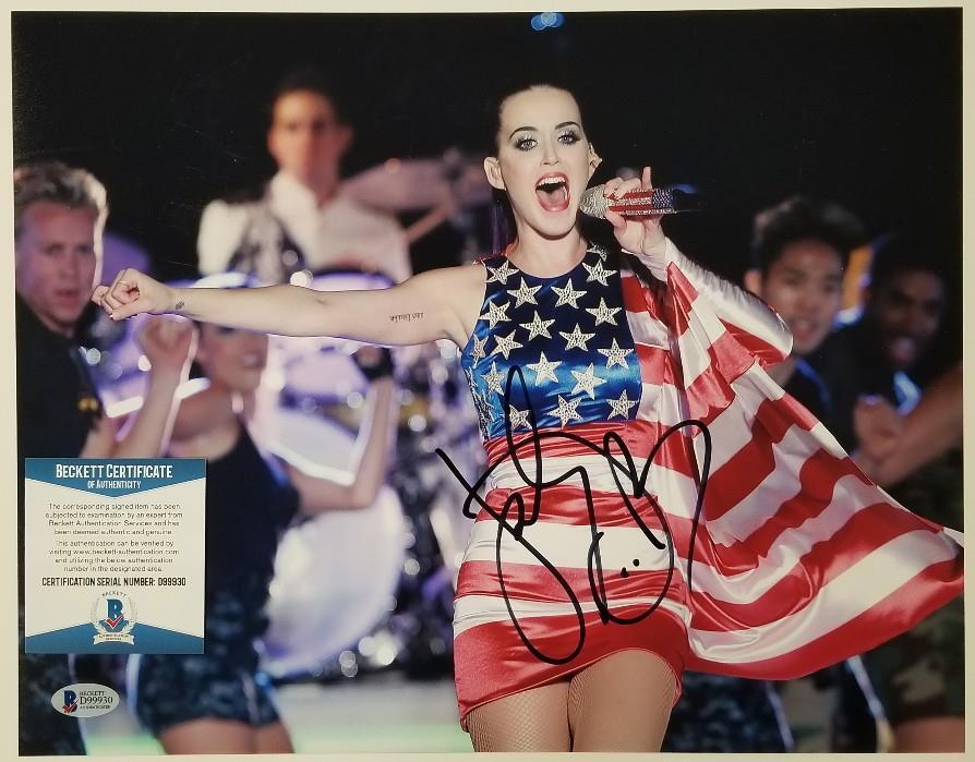 KATY PERRY Signed 11x14 Photo Poster painting Pop Artist USA Tour Auto ~ Beckett BAS COA