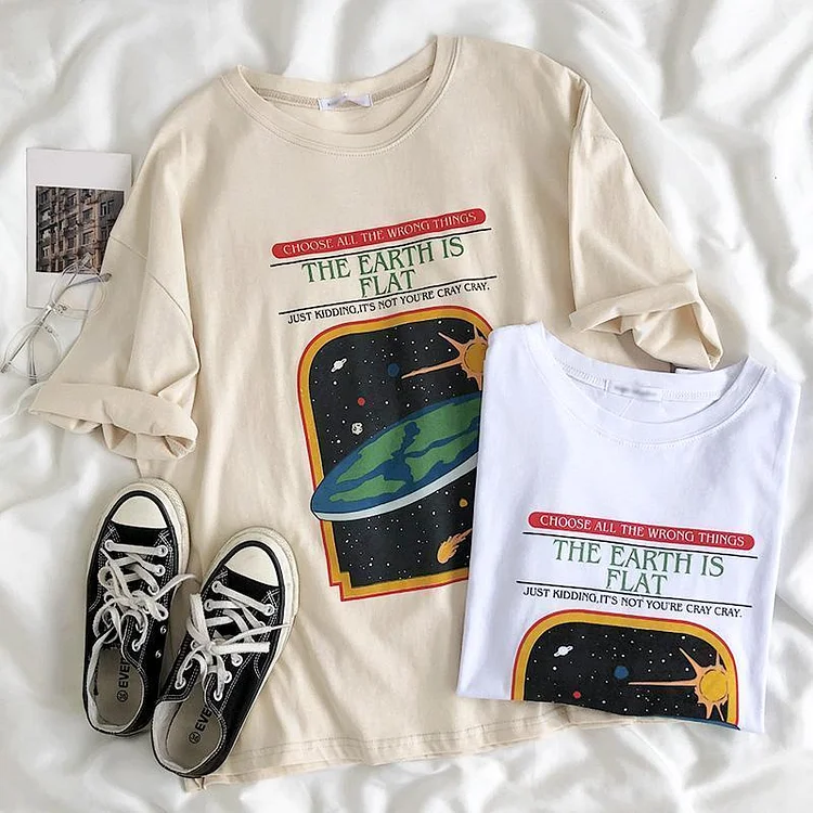 THE EARTH IS FLAT VINTAGE TEE V129