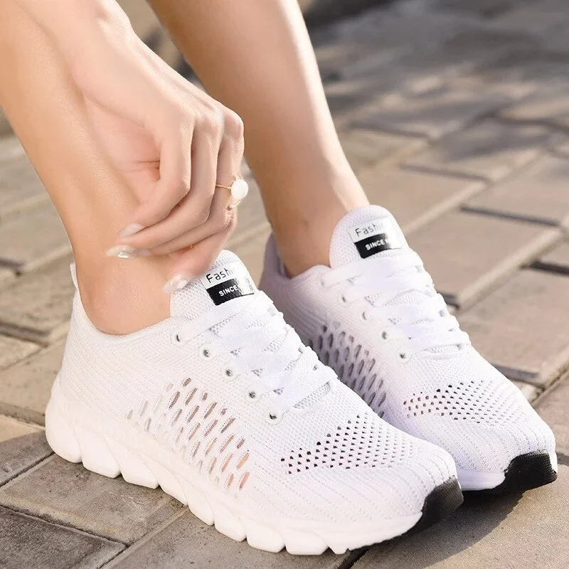 Women Mesh Sneakers 2021 New Breathable Women Flat Shoes Lightweight Casual Sports Shoes Ladies Lace-up Non-slip Sneakers Women