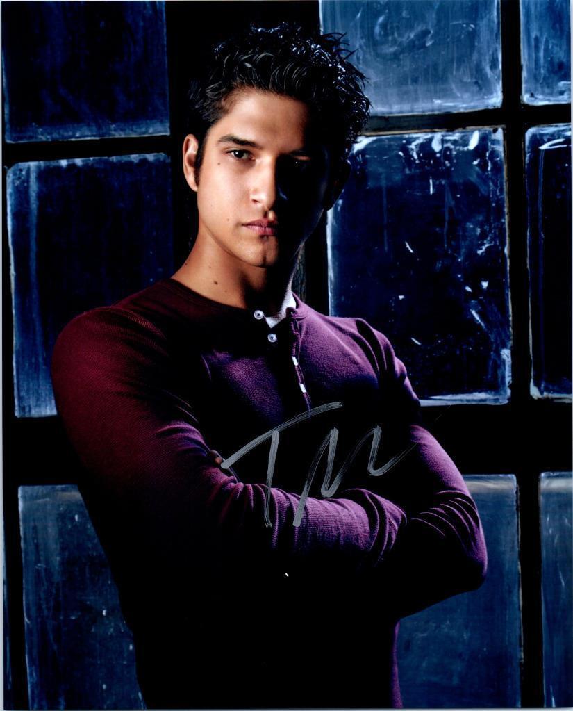 Tyler Posey 8x10 autographed Photo Poster painting signed Picture amazing and COA