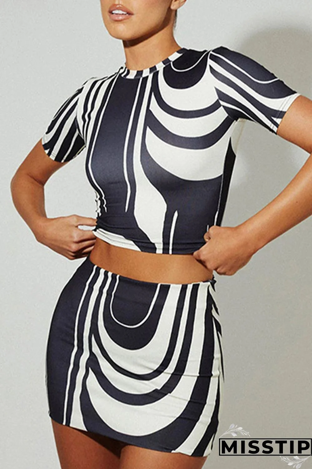 Black White Street Print Patchwork O Neck Sleeveless Two Pieces