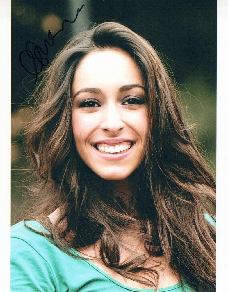 Oona Chaplin head shot autographed Photo Poster painting signed 8x10 #2