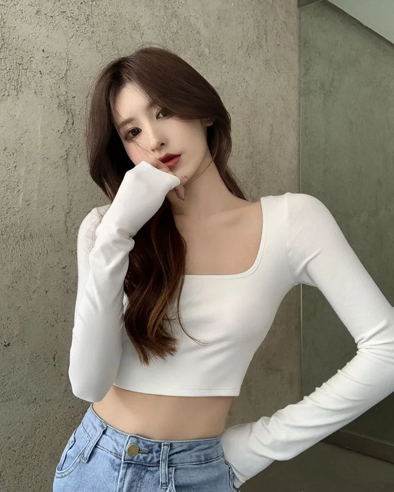 Brownm Brownm Girl Square Collar Long-Sleeved T-Shirt Female Autumn 2023 New White Strap Short Back Slim Bottom Top