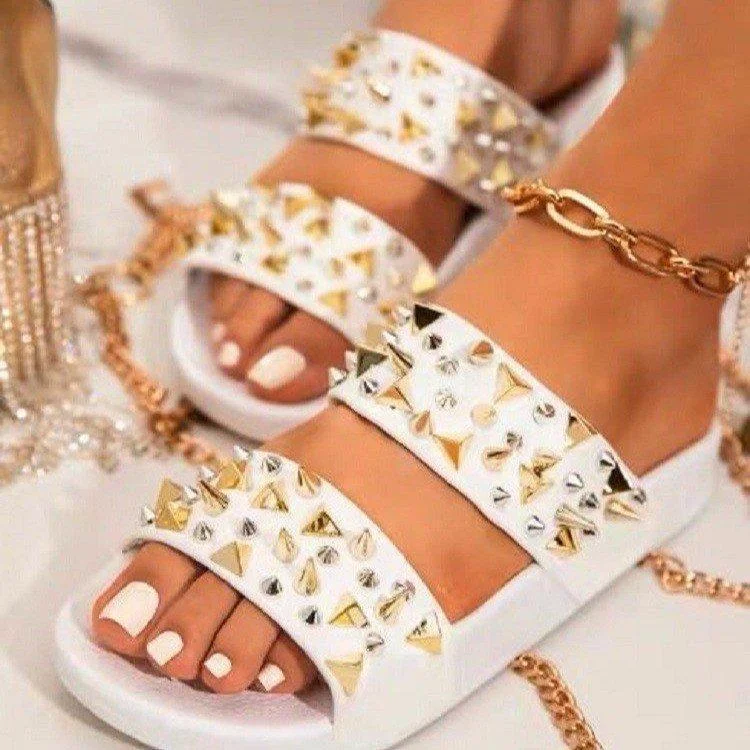 Pure Color Thick-Soled Rivet Slipper