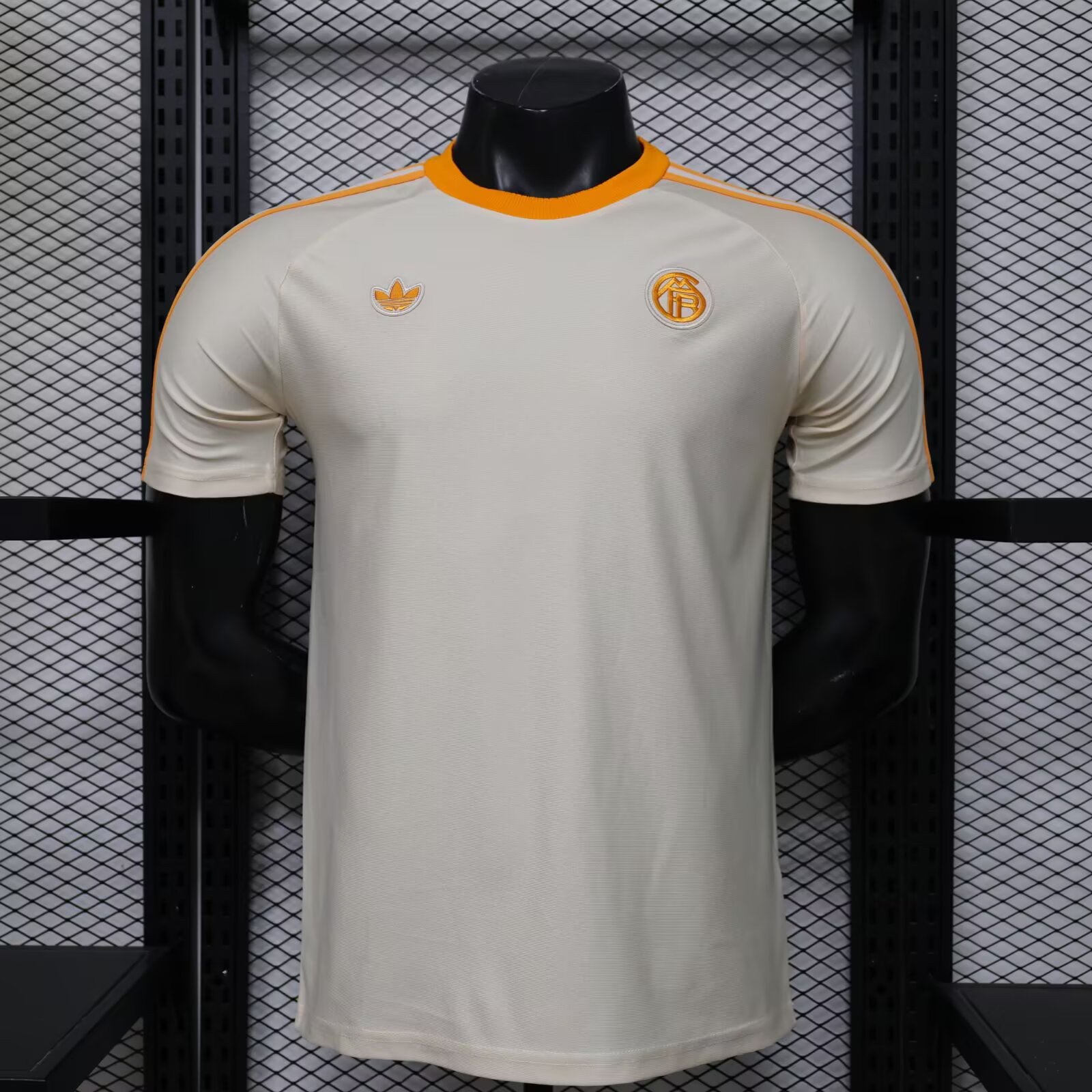 2026/2027 Player Version Bayern Munich Leisure Retro Football Jersey 1:1 Thai Quality（The player version jersey is a bit tight, please pay attention to the size selection）