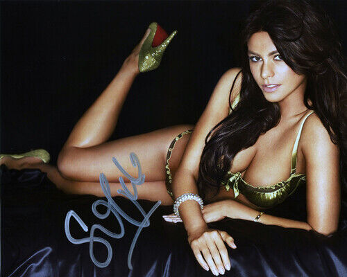 Sofia Vergara Signed Autographed 8x10