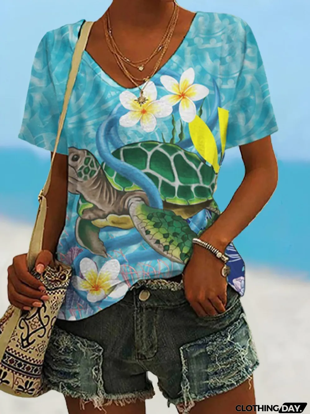 Women's Maui Sea Turtle Print V-Neck T-Shirt