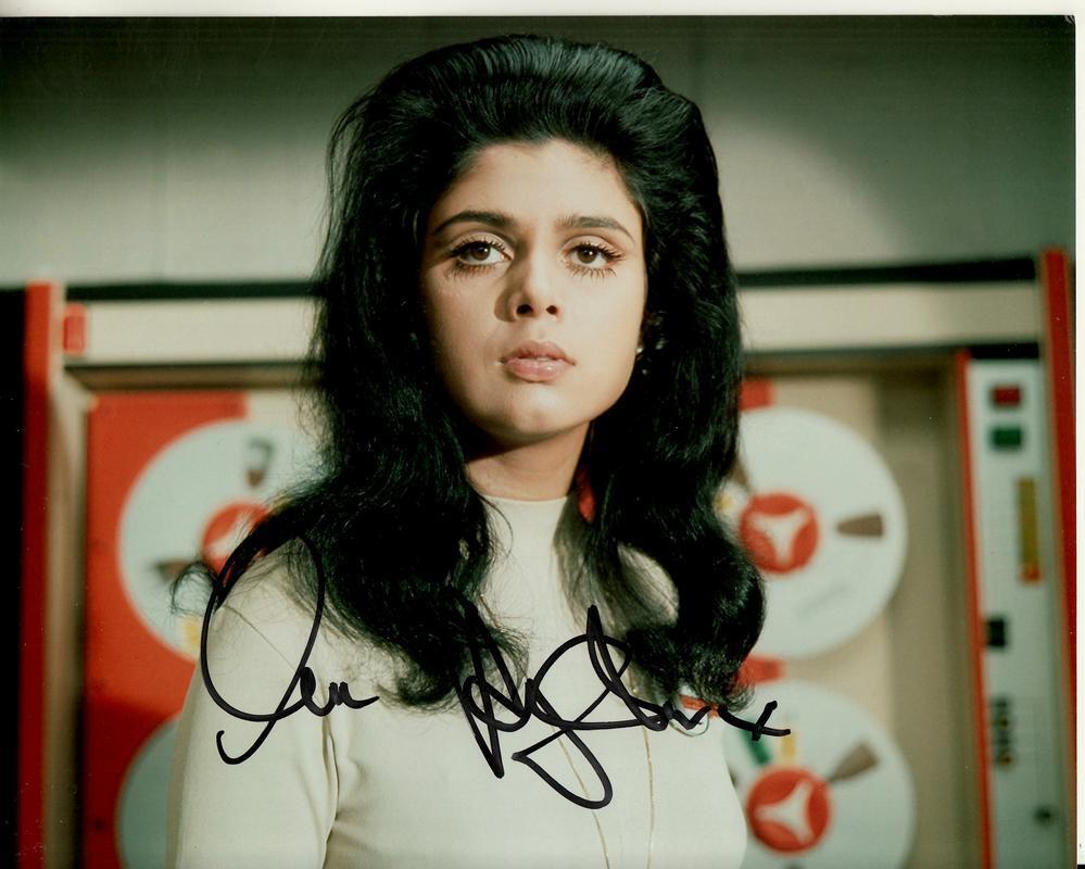 AYSHEA BROUGH hand-signed UFO 8x10 w/ uacc rd coa BEAUTIFUL COLOR CLOSEUP SCENE