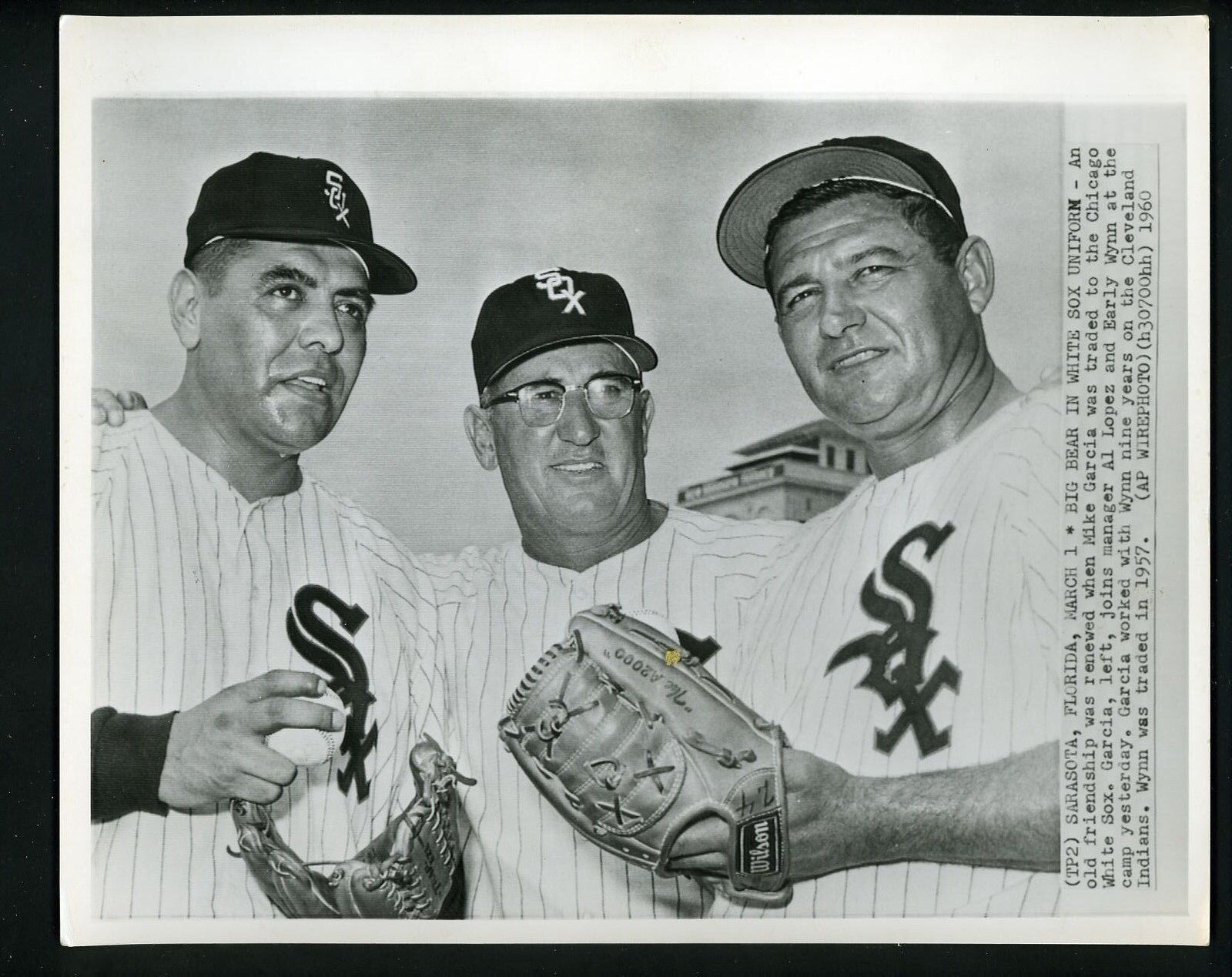 Mike Garcia Al Lopez Early Wynn 1960 Press Wire Photo Poster painting Chicago White Sox