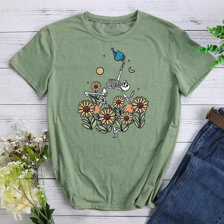 Garden Makes Me Feel Alive Round Neck T-shirt