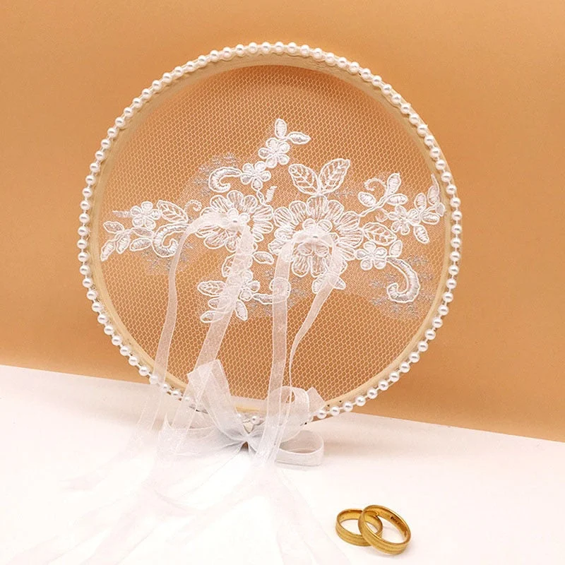 1pcs White Wood Lace Round Ring Pillow Holder Cushion Bearer Engagement Photo Props Wedding Decor Proposal Marriage Ring Pillow