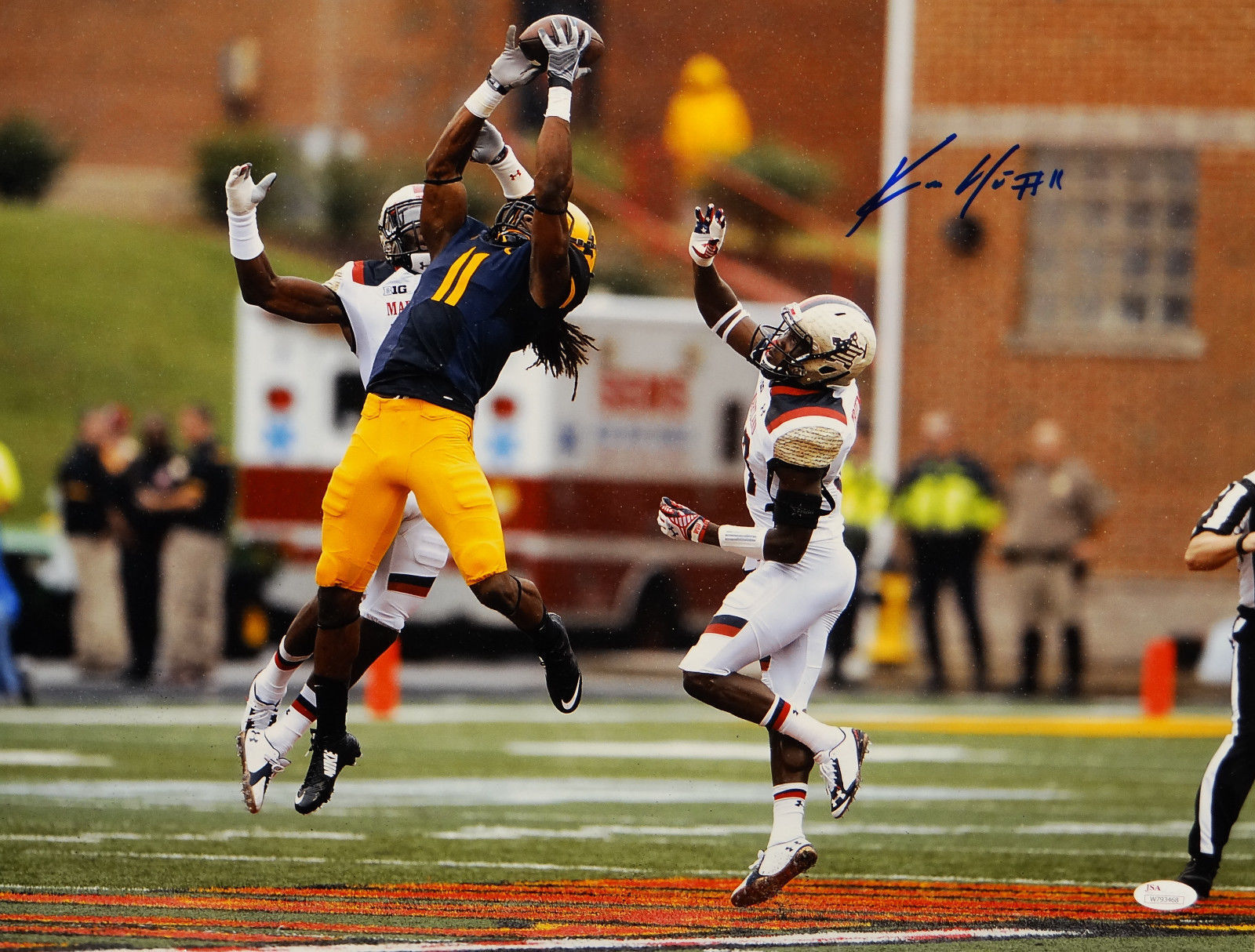 Kevin White Autographed 16x20 West Virginia Horizontal Catch Photo Poster painting with JSA-W