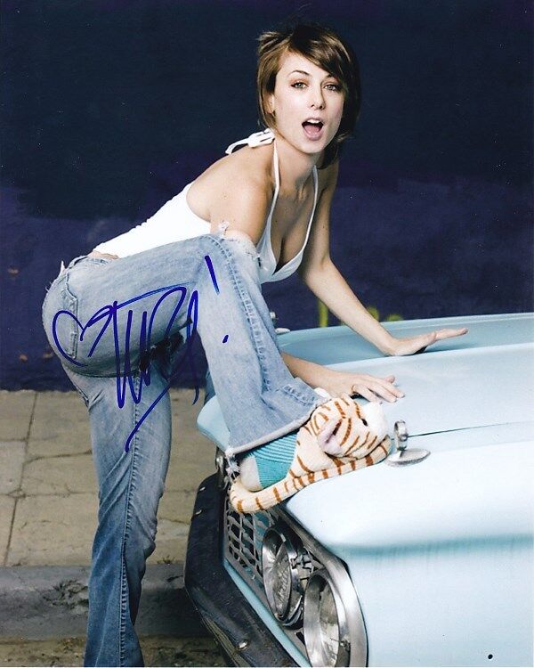 ILIZA SHLESINGER signed autographed Photo Poster painting