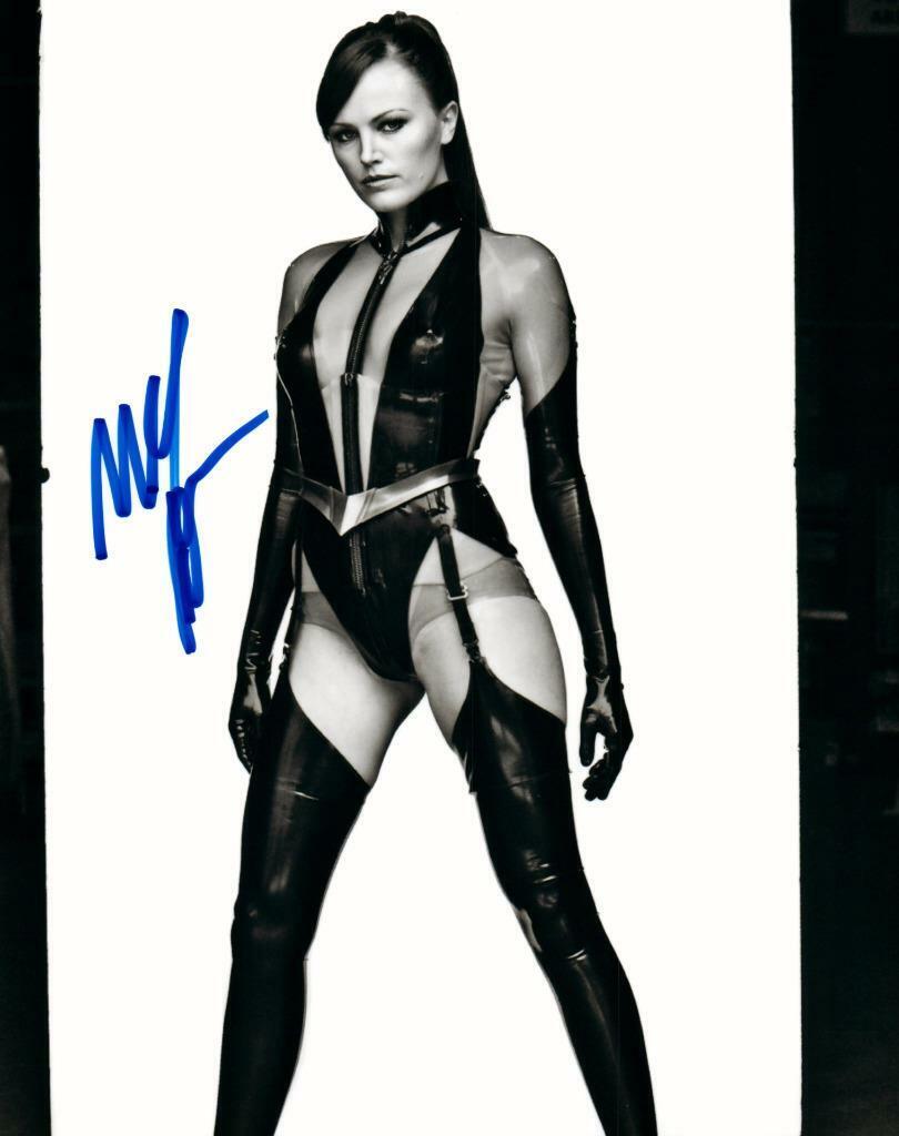 Malin Akerman signed 8x10 Photo Poster painting Picture autographed Pic includes COA