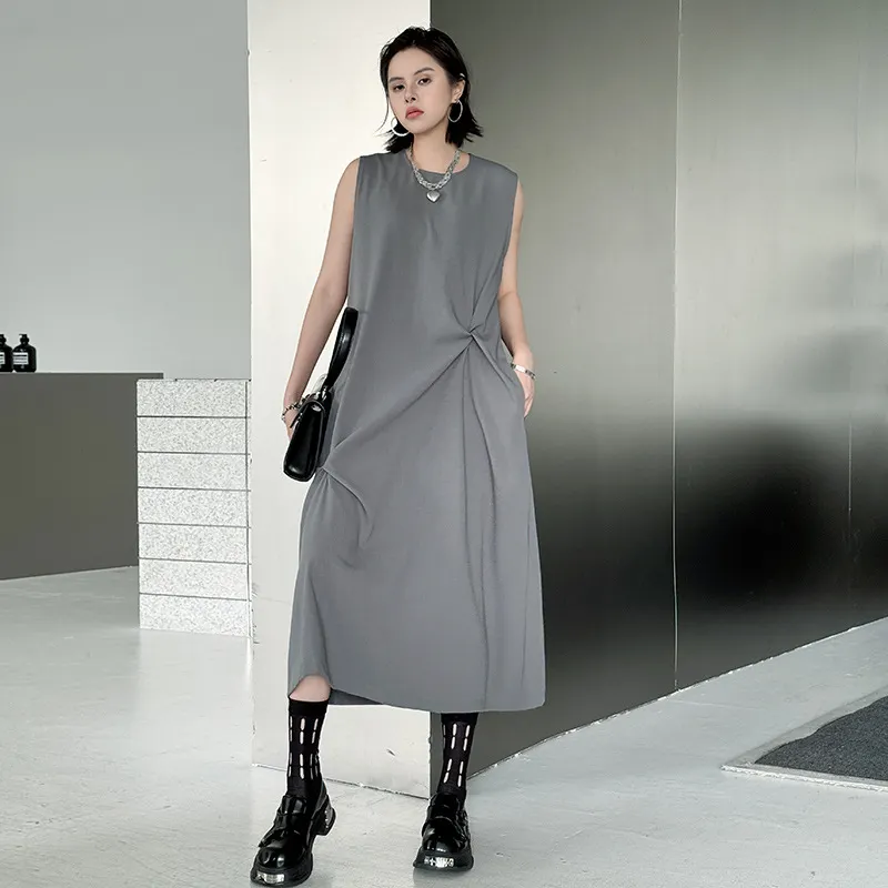 Niche-Design Pleated Sleeveless Dress