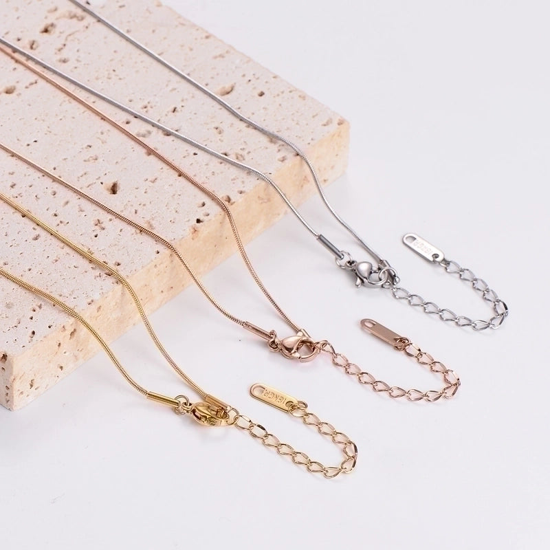 Stainless Steel 18K Gold Plated Minimalist Heart Shape Pendant Necklace