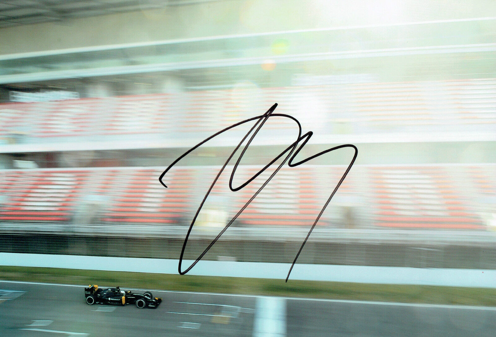 Kevin MAGNUSSEN Signed Autograph 12x8 Formula 1 Grand Prix F1 Photo Poster painting AFTAL COA