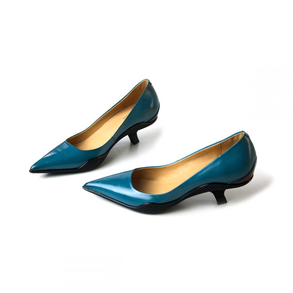 Two-Tone Leather Pointed Toe Comma Heel Pumps for Women